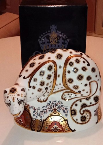 Royal crown derby snow leopard - royal,