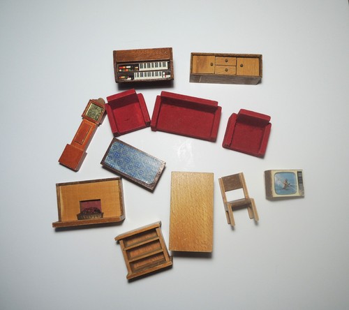 Vintage dolls house - , furniture