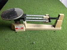 VTG Ohaus 2610 grams Triple