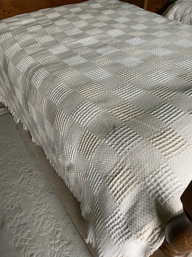 Vintage double bedspread - vintage,