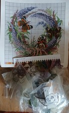 Elizabeth Bradley 16 x 16 inch