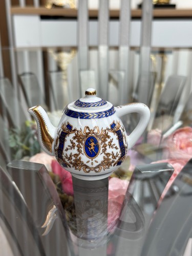 The miniature teapot