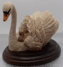 Vintage Country Artists Resin Figure : Swan and Cygnet (CA505) on Plinth