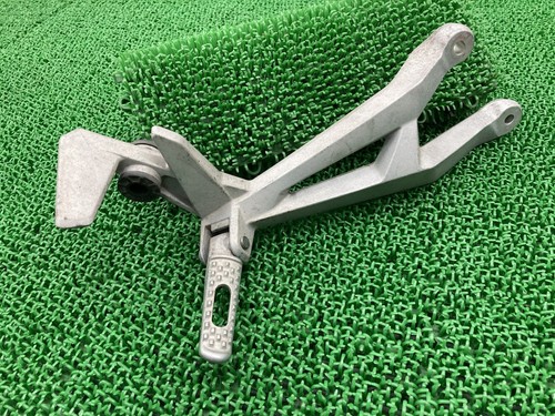 Cbr250rr right tandem step - right,