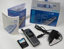 Siemens S25 Mobile Phone / The