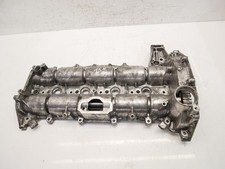 Valve cover with camshafts for