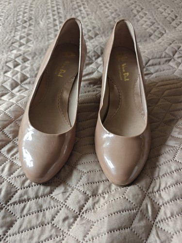 Van dal trinity nude - trinity,