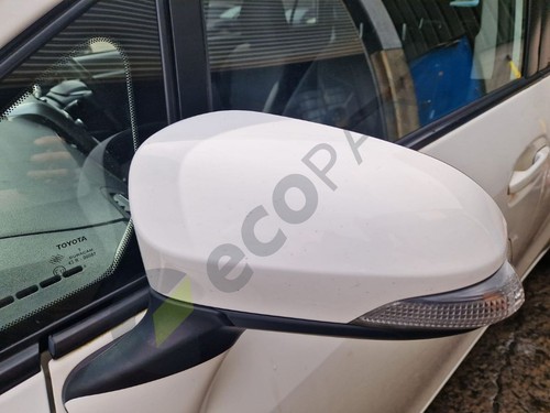 Toyota verso mk2 - fl, wing