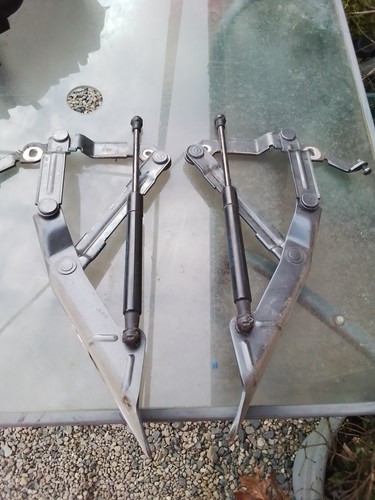 Front bonnet hinges pair - front,