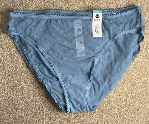 Pack size medium - m&s, 3