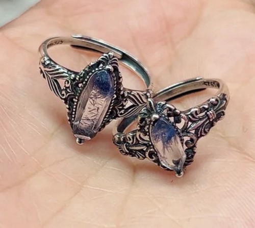 Blue dumortierite quartz - blue,
