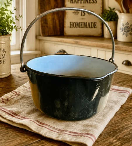 Cast iron enamel - 5, quarts