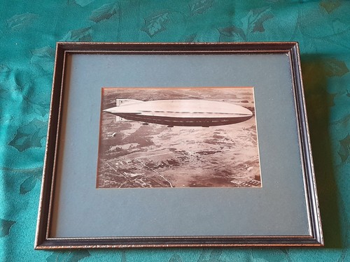 Period photos r100 airship - period,