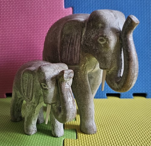 Mother and baby elephant - baby,