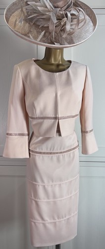 Mother bride groom outfit - groom,