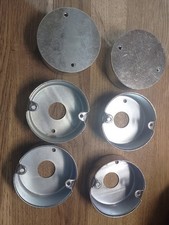 6 x 20mm Galvanised Steel Loop-in Conduit Boxes 1-Hole - + 2 steel plate covers