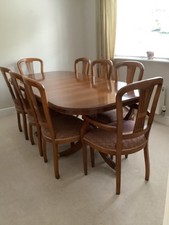 Excellent Condition Dining Table and Chairs