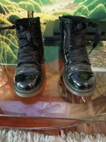 Martens doc - martens,