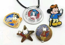 RUPERT BEAR DAFFY DUCK ENAMEL PIN BADGES & MICKEY MOUSE PLASTIC PIN BADGE DISNEY
