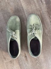 CLARK'S ORIGINALS LIME GREEN SUEDE "WALLABEE LUGGER" LACE UP SHOES - SIZE 10 UK
