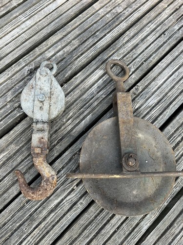 Vintage metal pulley - vintage, rod
