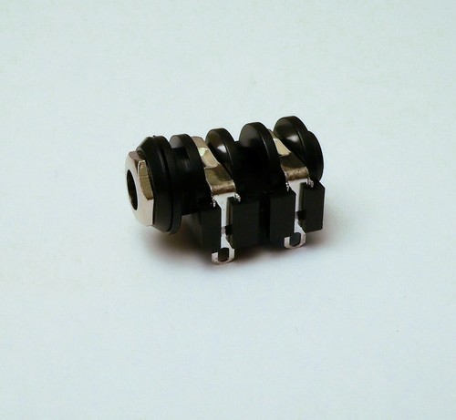 Mono switched jack socket - switched,