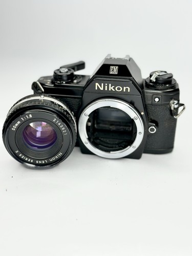 Film camera nikon black - em,