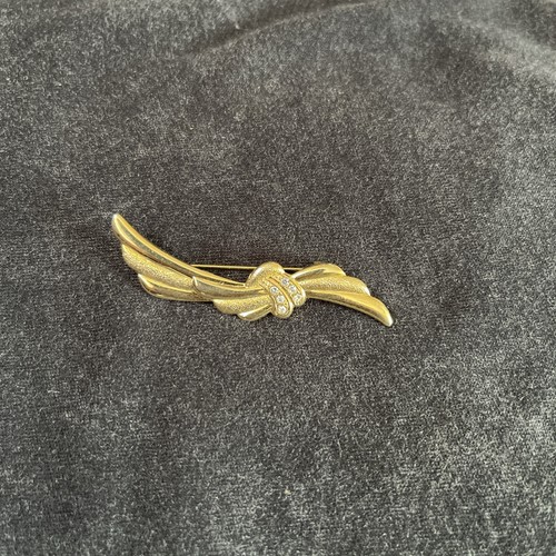 Brooch with six diamonds - brooch,