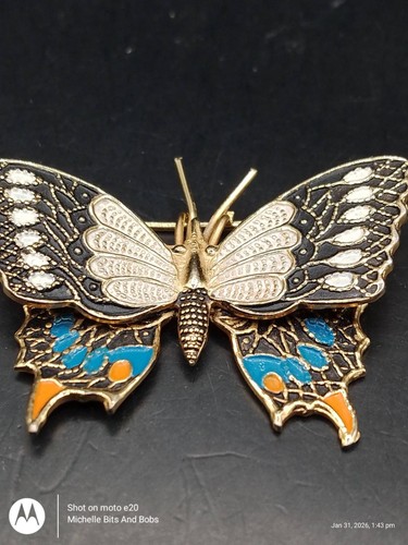 Vintage gold tone enamel - vintage,