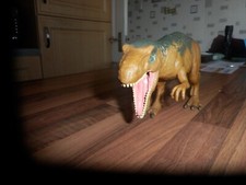 2017 jurassic world roarivores - jurassic,