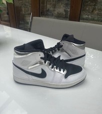 Nike Jordan 1 Mid Flight