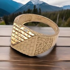 9ct Gold Pyramid Ring Childs