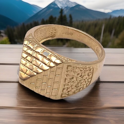 9ct gold pyramid ring childs - pyramid,