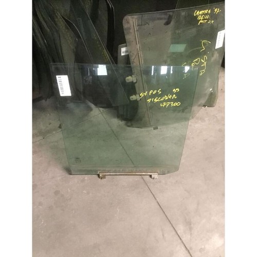 Rear window land rover - rear,