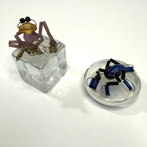 Miniature lampwork glass frog - lampwork,