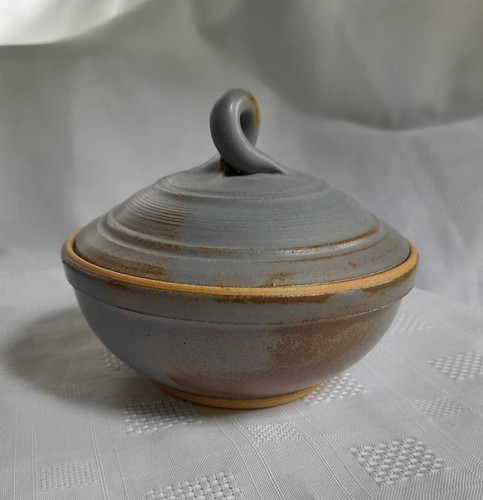 Sugar bowl with lid wheel - with, lid,