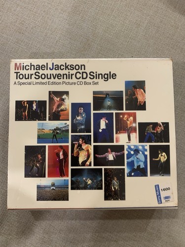 Michael jackson tour souvenir - michael,
