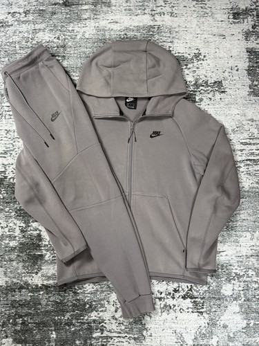 Nike tech fleece old - , season