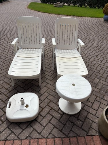 White reclining sun lounger - reclining,