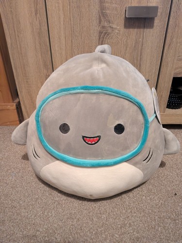 Gordon the shark with - with, scuba