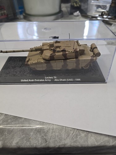 Deagostini combat tanks model - deagostini,