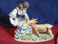 BESWICK 1238 ITALIAN GIRL WITH