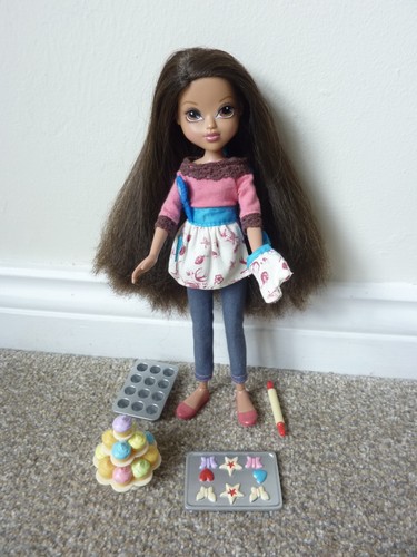 Moxie girls doll baker - girls,