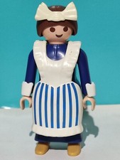 PLAYMOBIL FIGURE MAIDEN RAISED