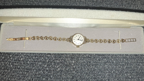 Vintage avia ladies 9ct - 9ct, gold
