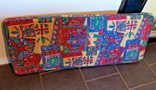 Bench seat cushion - cushion, pipped