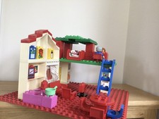 RARE Vintage LEGO Duplo Play House and Contents with 4 figures
