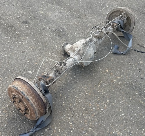 Nissan navara d22 rear axle - rear,