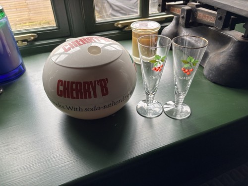 Cherry vintage ice - ice, bucket