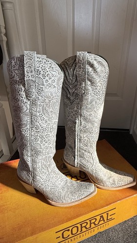 Corral silver embroidered - corral,